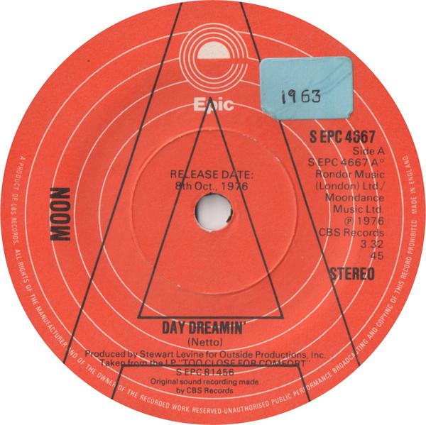 Moon  - Day Dreamin'